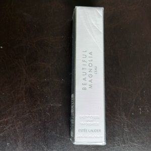 Beautiful Magnolia e’leau